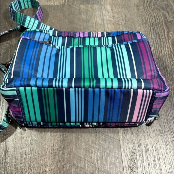 LUG Scoop SE Crossbody Bag - Picture 7 of 7